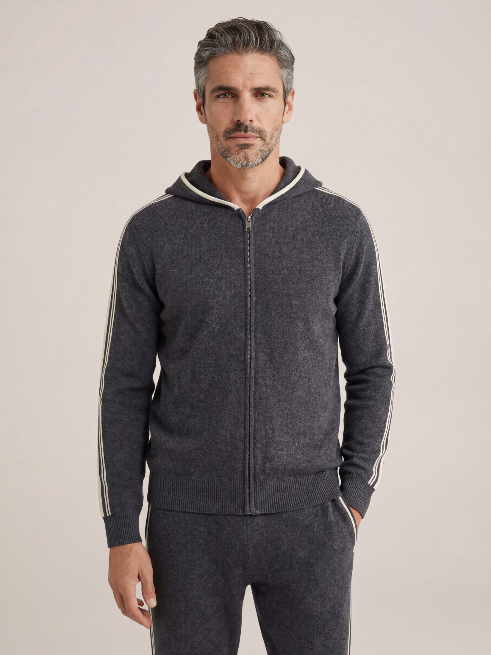 Daniel - Conjunto de Firma Gris Oscuro con Capucha