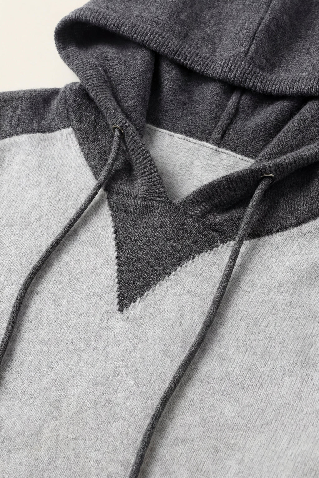 Cesar - Conjunto de Firma Gris con Capucha