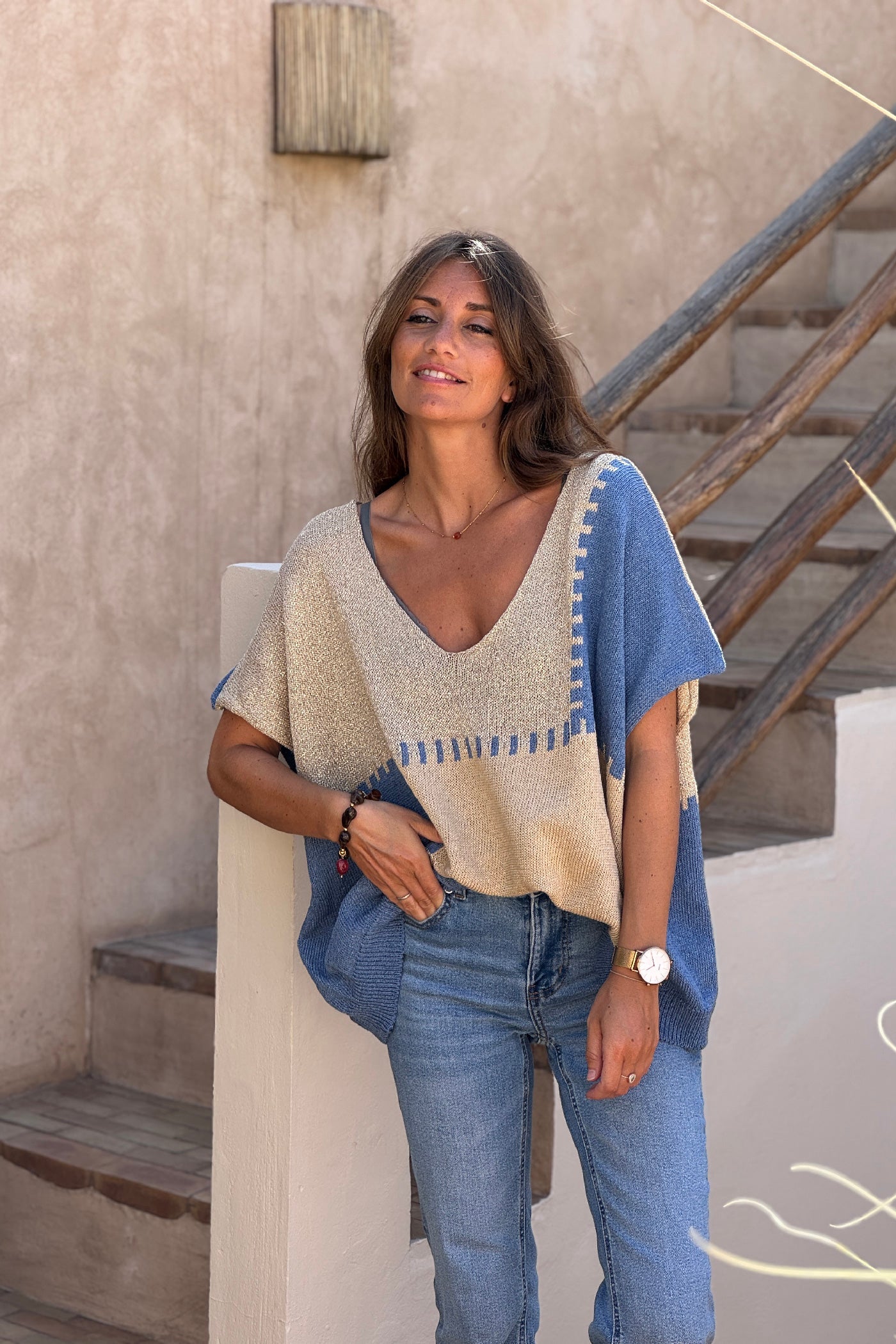 Ines - Suéter holgado de punto de algodón con diseño de patchwork en azul y dorado