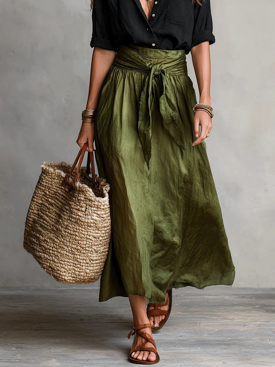 Aitana | Ensemble à deux pièces avec chemise noire et jupe midi vert olive pour femme