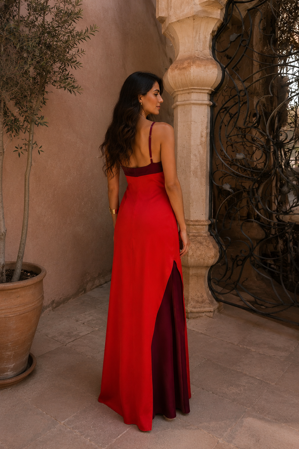 Maria - Vestido largo halter con abertura