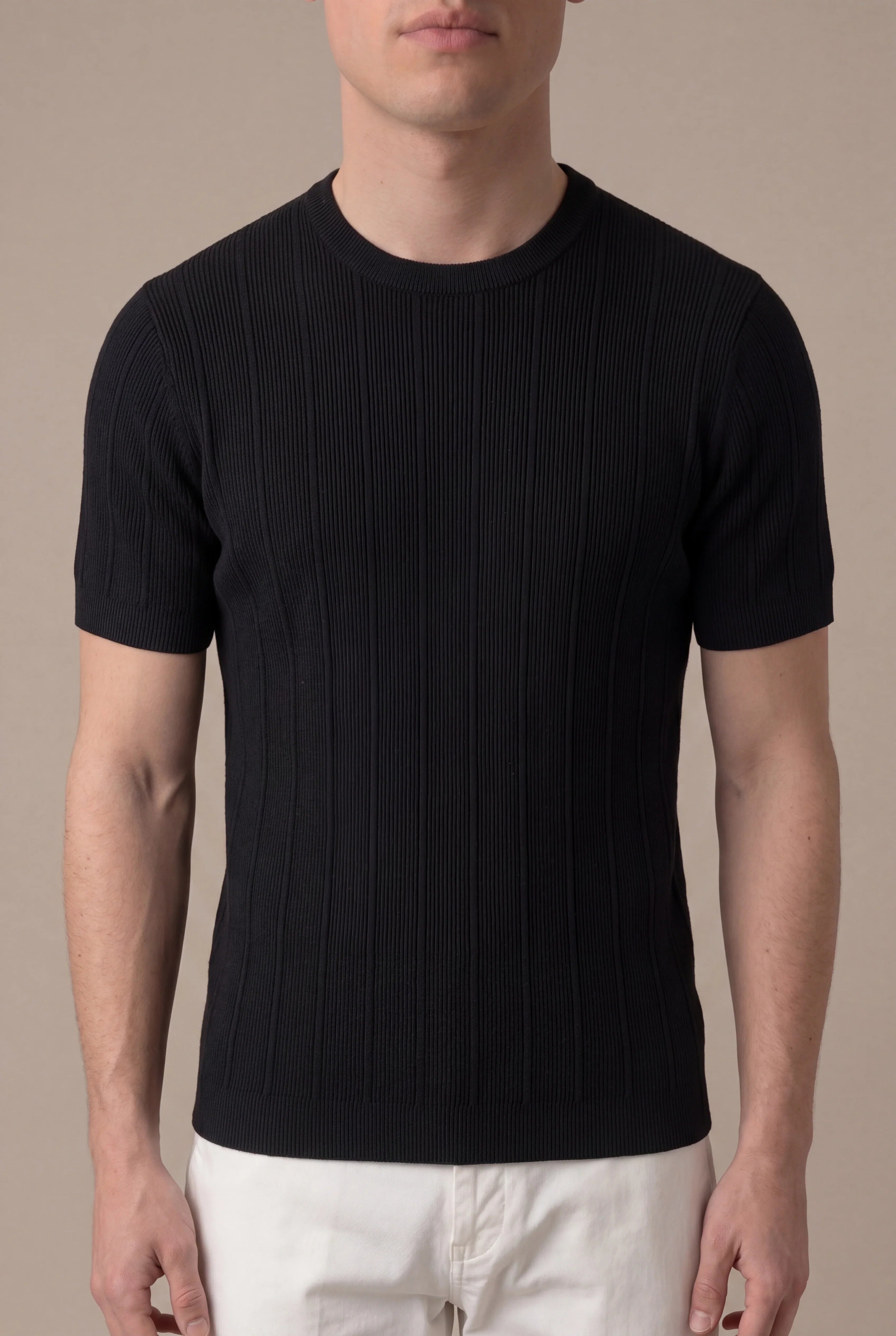 Elias - Camiseta Negra Elegante