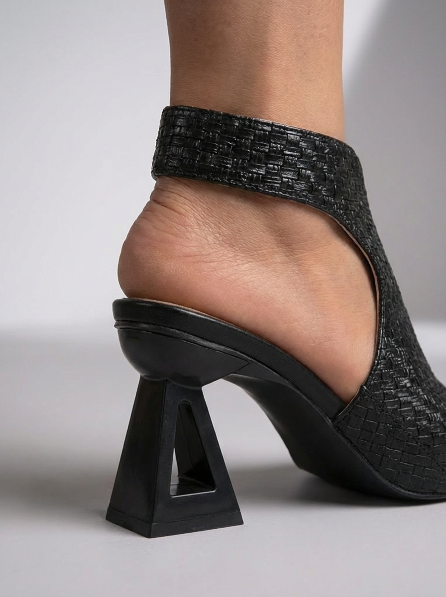 Graciela - Sandalia Elegante Trenzada de Tacón Geométrico